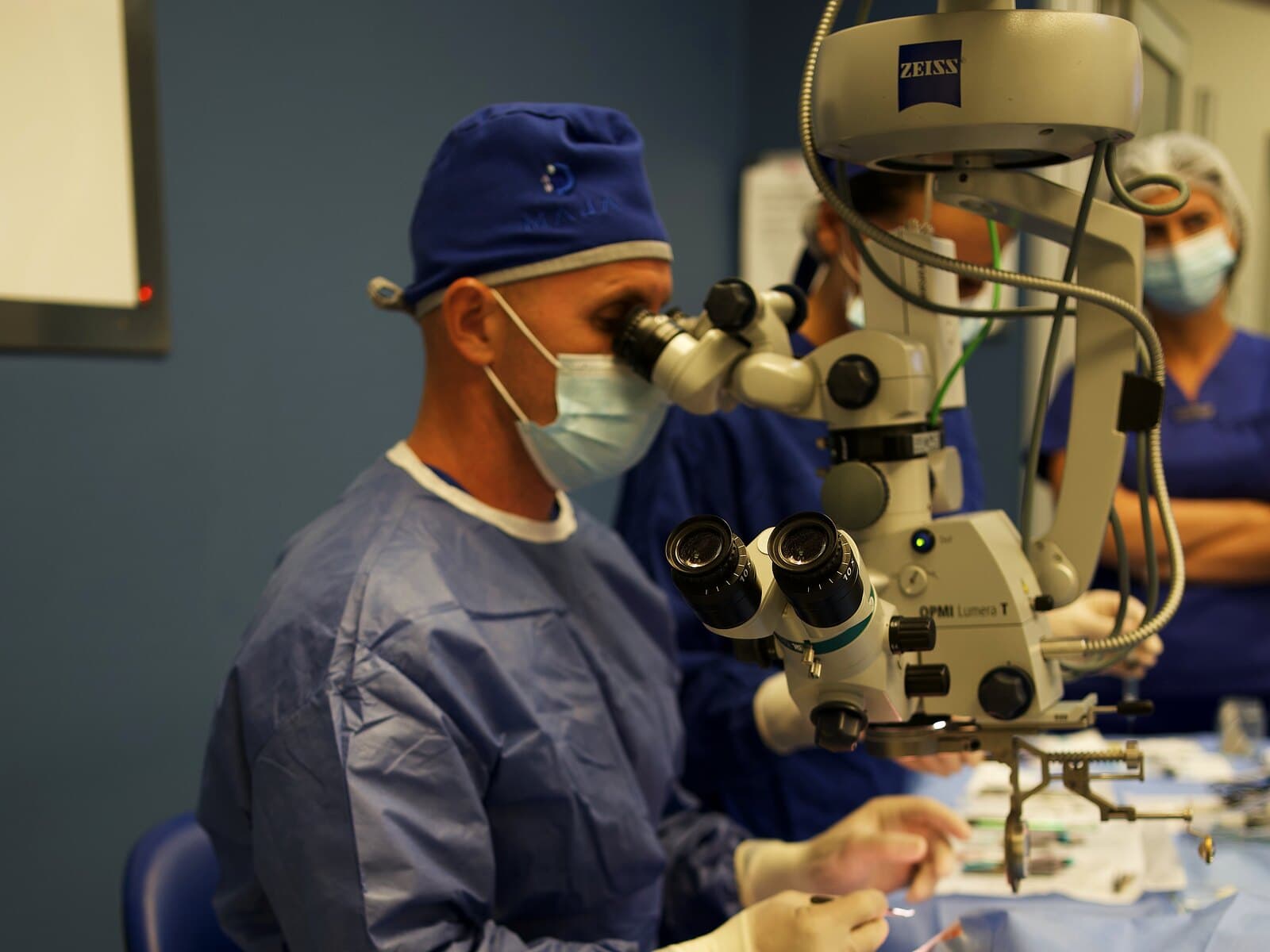 Operacija mrežnjače u Nišu: vitrektomija i oporavak
